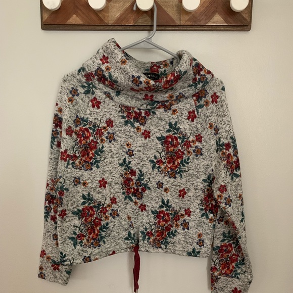 Floral pullover - Picture 1 of 5